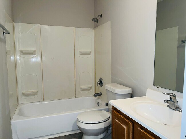 Building Photo - 605 Wilburn Ave