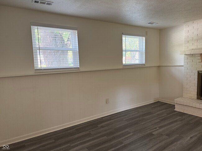 Building Photo - 7717 Cambridge Dr