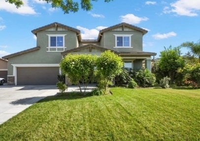 Building Photo - This stunning corner home offers 4 spaciou...