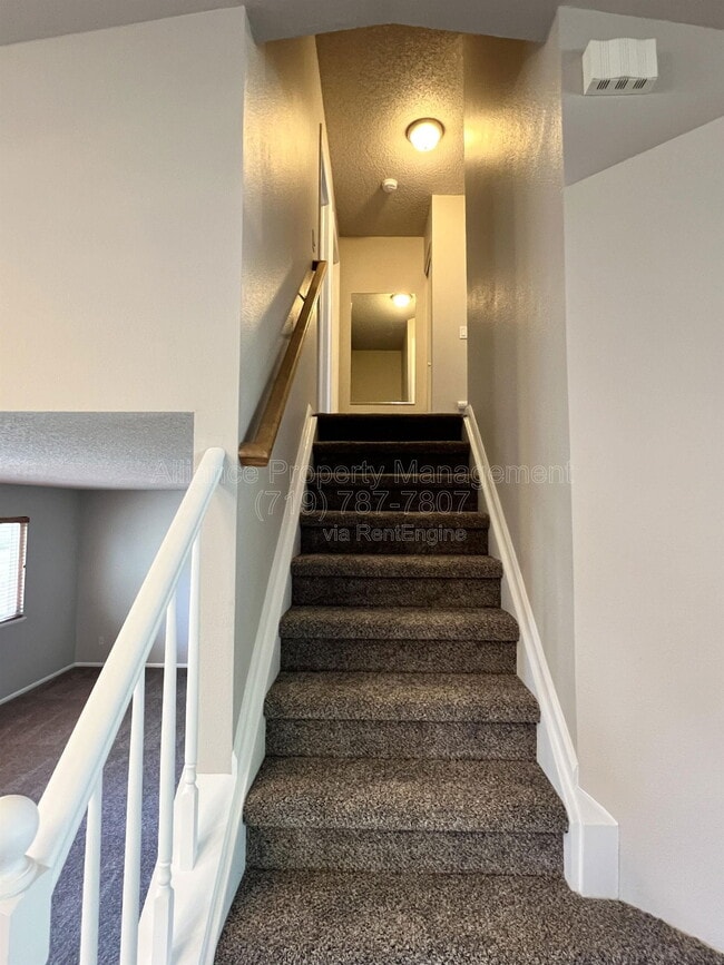 Building Photo - 5851 Granby Hill Dr
