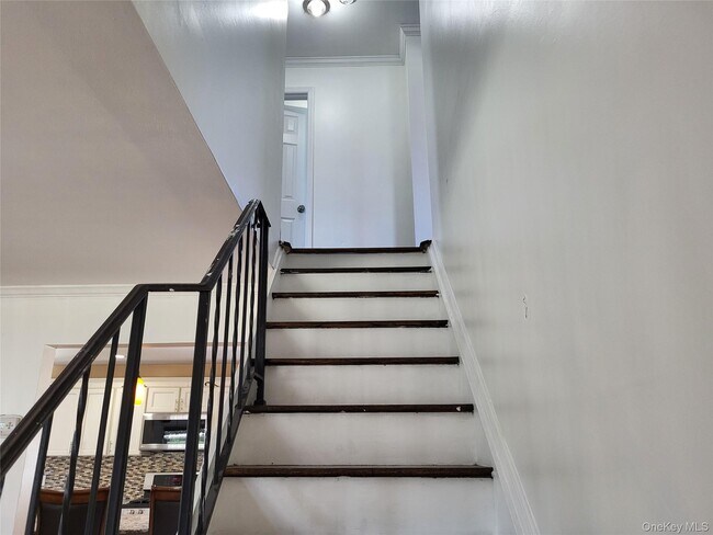 Building Photo - 20 Scott Dr