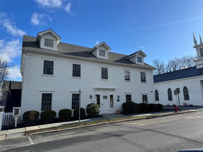 Building Photo - 140 Clinton St