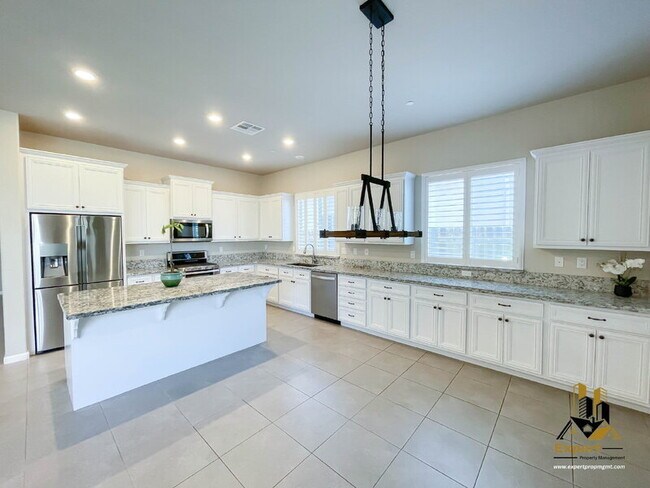 Building Photo - 6064 Cohasset Dr