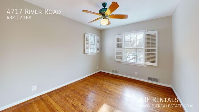 Building Photo - Bethesda/Friendship Heights Four Bedroom I...