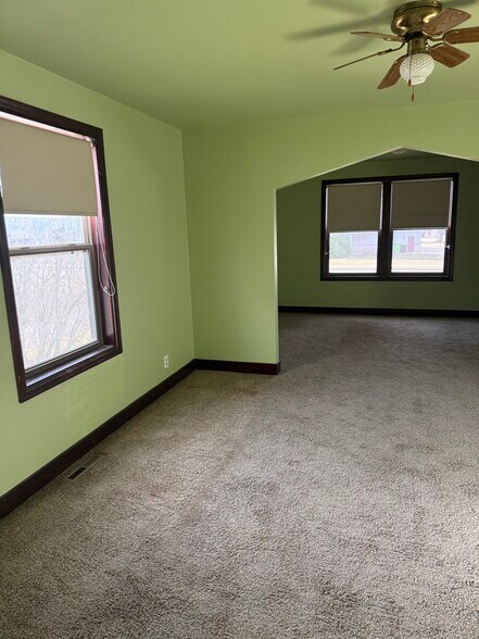 Building Photo - 604 Millersville Ave