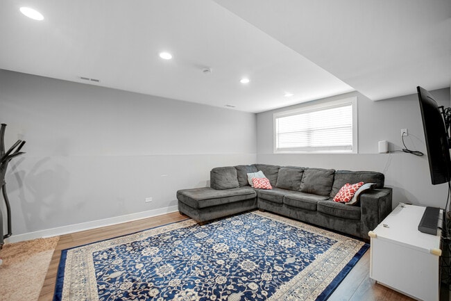 Building Photo - 10324 S 81st Ave