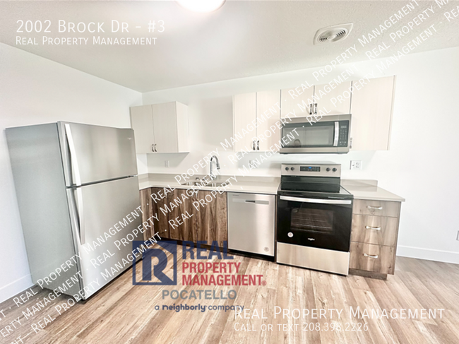 Building Photo - MOVE IN SPECIAL - 3 Bedroom 1 Bath Apartme...