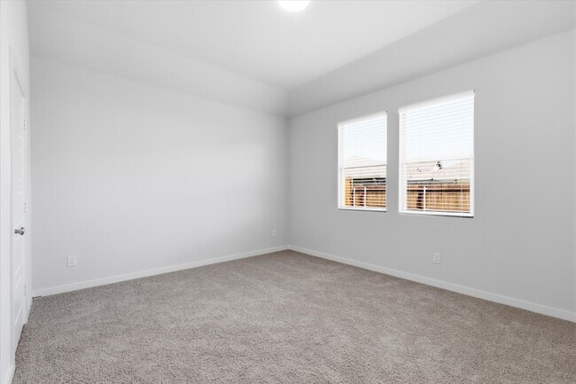 Building Photo - 508 Green Grass Dr