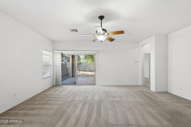 Building Photo - 14568 W Crocus Dr