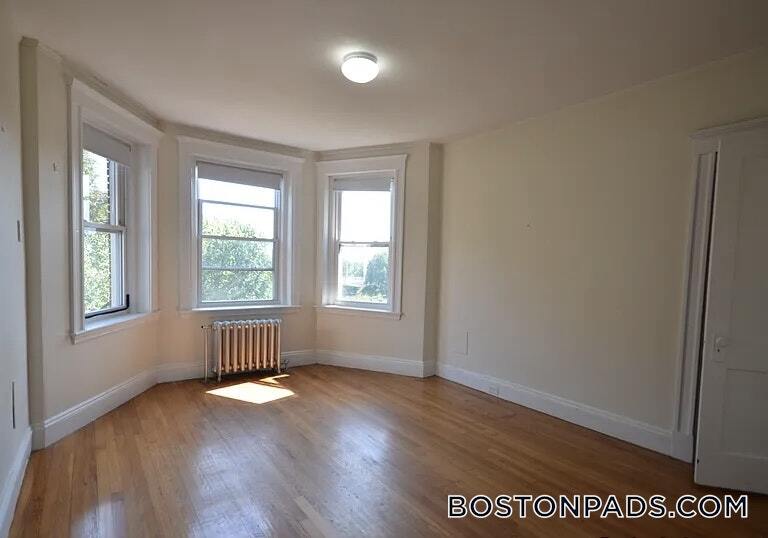 Building Photo - 1167 Boylston St