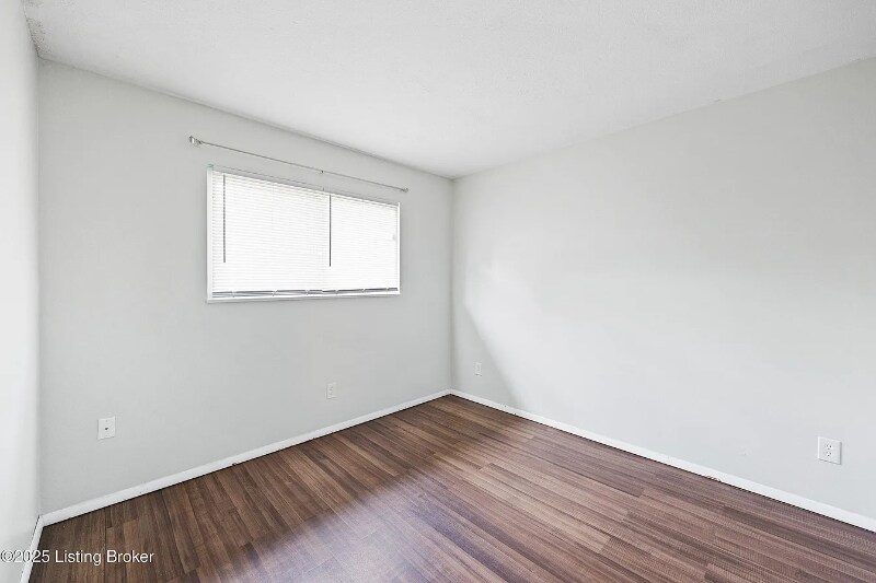 Building Photo - 7520 Blue Wing Dr