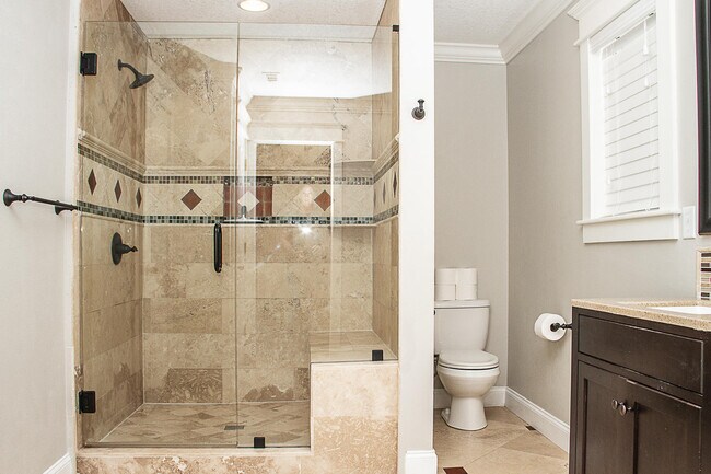 Building Photo - 262 Twin Lakes Ln