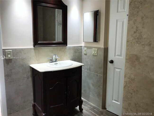 Building Photo - 15065 SW 49th Ln