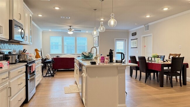 Building Photo - 651 North Watters Road