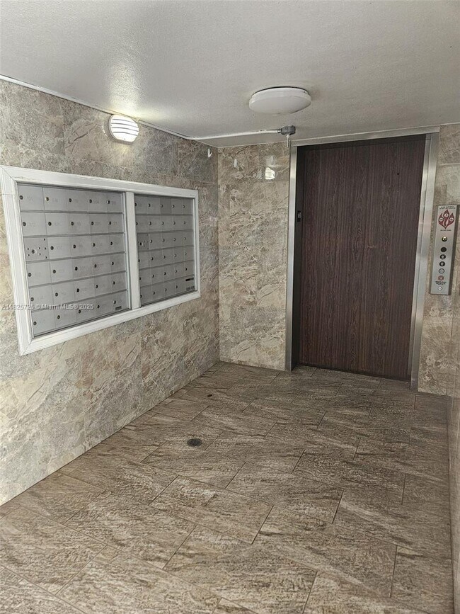 Building Photo - 1501 SW 134th Way