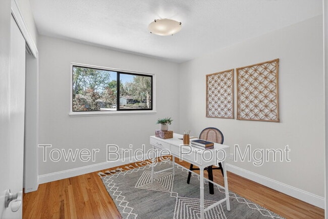 Building Photo - 3937 Orangewood Dr