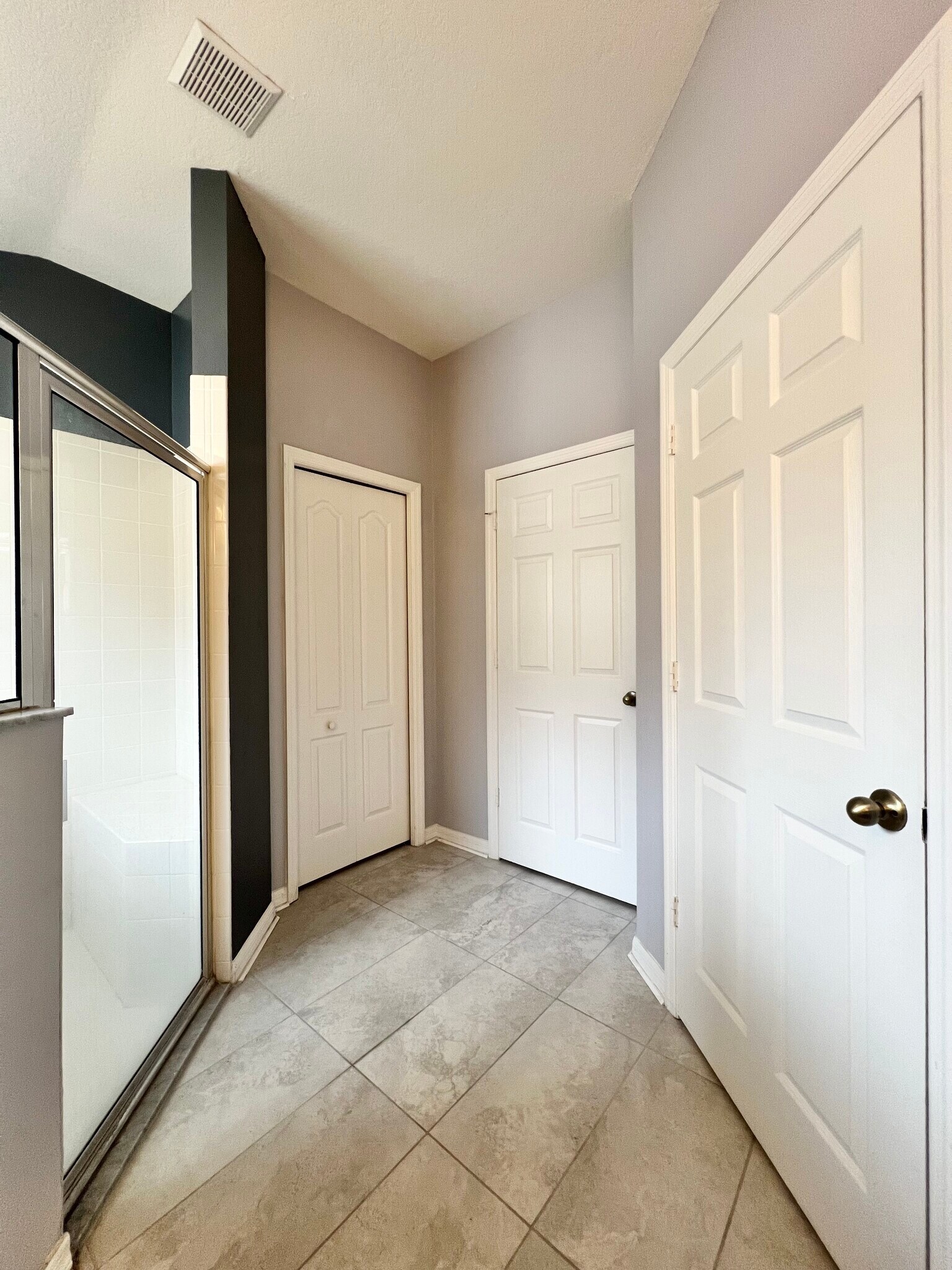 Building Photo - 1131 Zephyrhills Byp