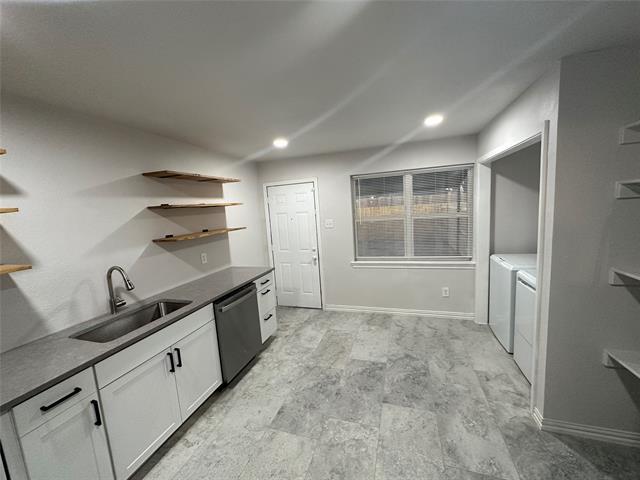 Building Photo - 2322 Meadow Ln