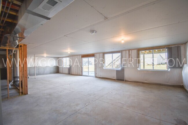 Building Photo - 37 NW Pike Cir