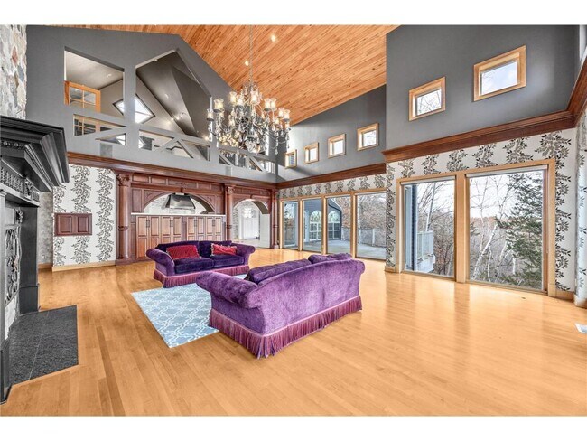 Building Photo - 1560 Bluff Creek Dr