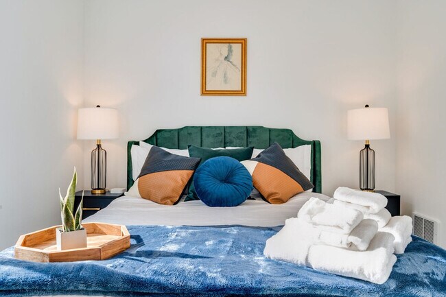 Building Photo - 4613 Dayton Ave N