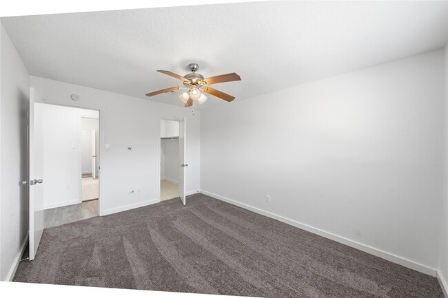 Building Photo - 2303 Keyhole Ln