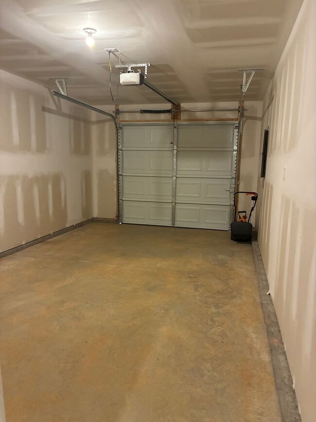 Building Photo - 105 S Osprey Ct