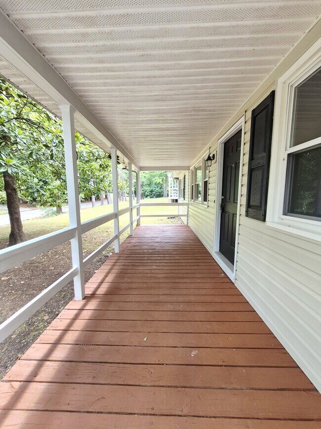Building Photo - 3041 Clintwood Rd