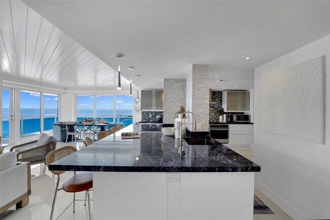 Building Photo - 3430 Galt Ocean Dr