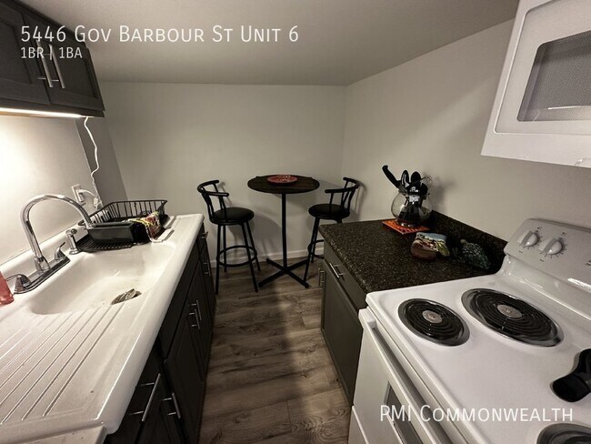 Building Photo - 1 Bed / 1 Bath Apartment (Available Now)