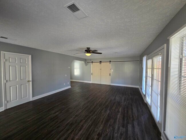 Building Photo - 159 Mallard Dr