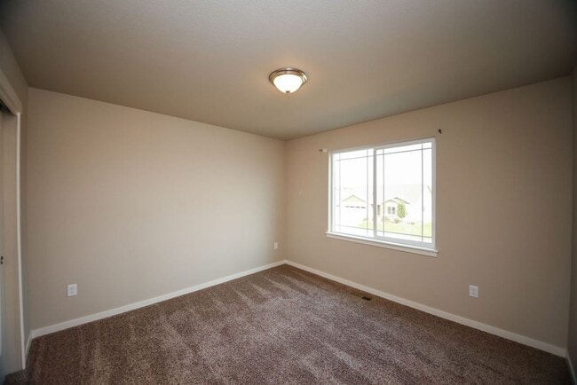 Building Photo - 4 Bedroom Home in Wellington