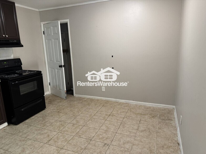 Building Photo - 11880 Criterion Ave