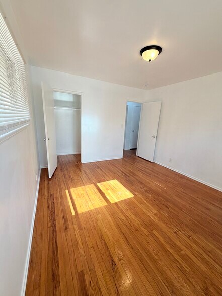 Building Photo - 7110 1/2 Haskell Ave