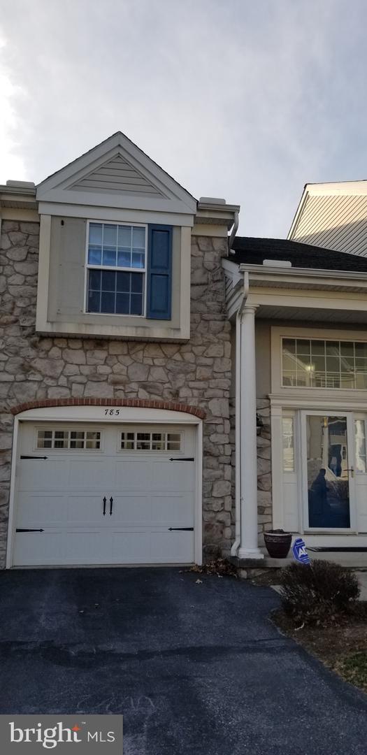 Building Photo - 785 Oak Leaf Ln