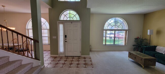 Building Photo - Beautiful 4/3 2 Story Pool Home In Ocoee FL