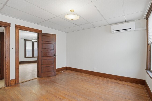 Building Photo - 34 King Philip Rd