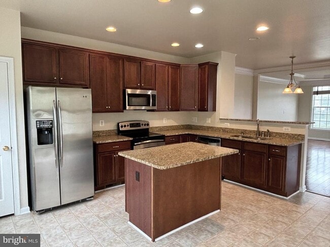 Building Photo - 301 Klee Dr