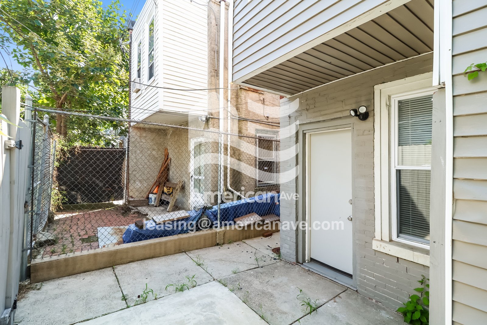 Building Photo - 1345 N Myrtlewood St