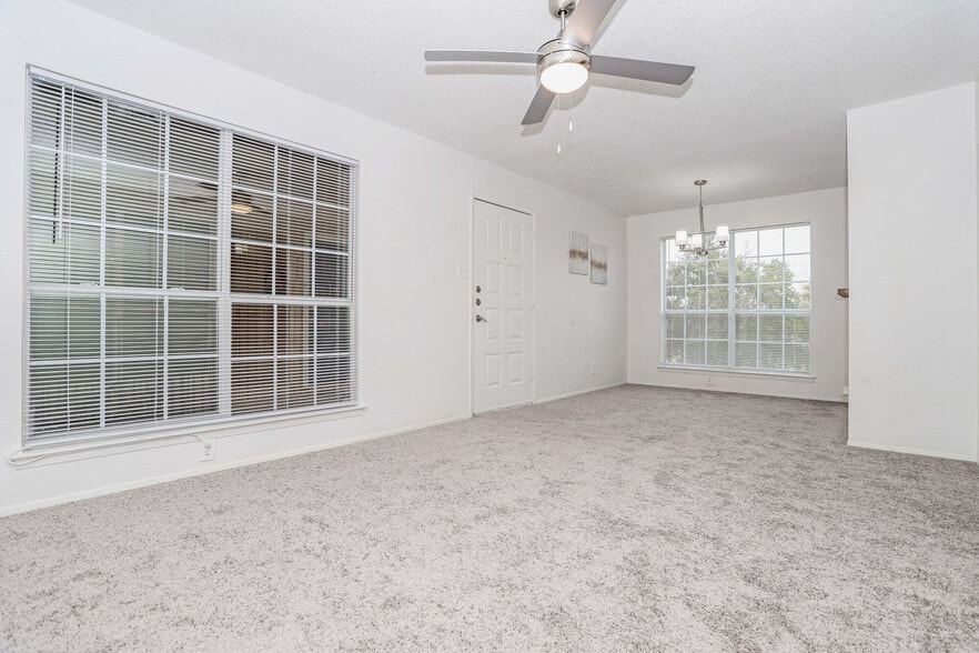 Building Photo - Big Rock