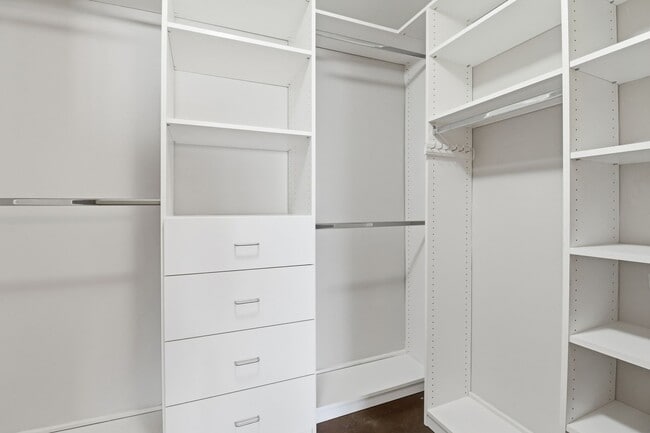 Building Photo - Bristol On Broadway Nashville