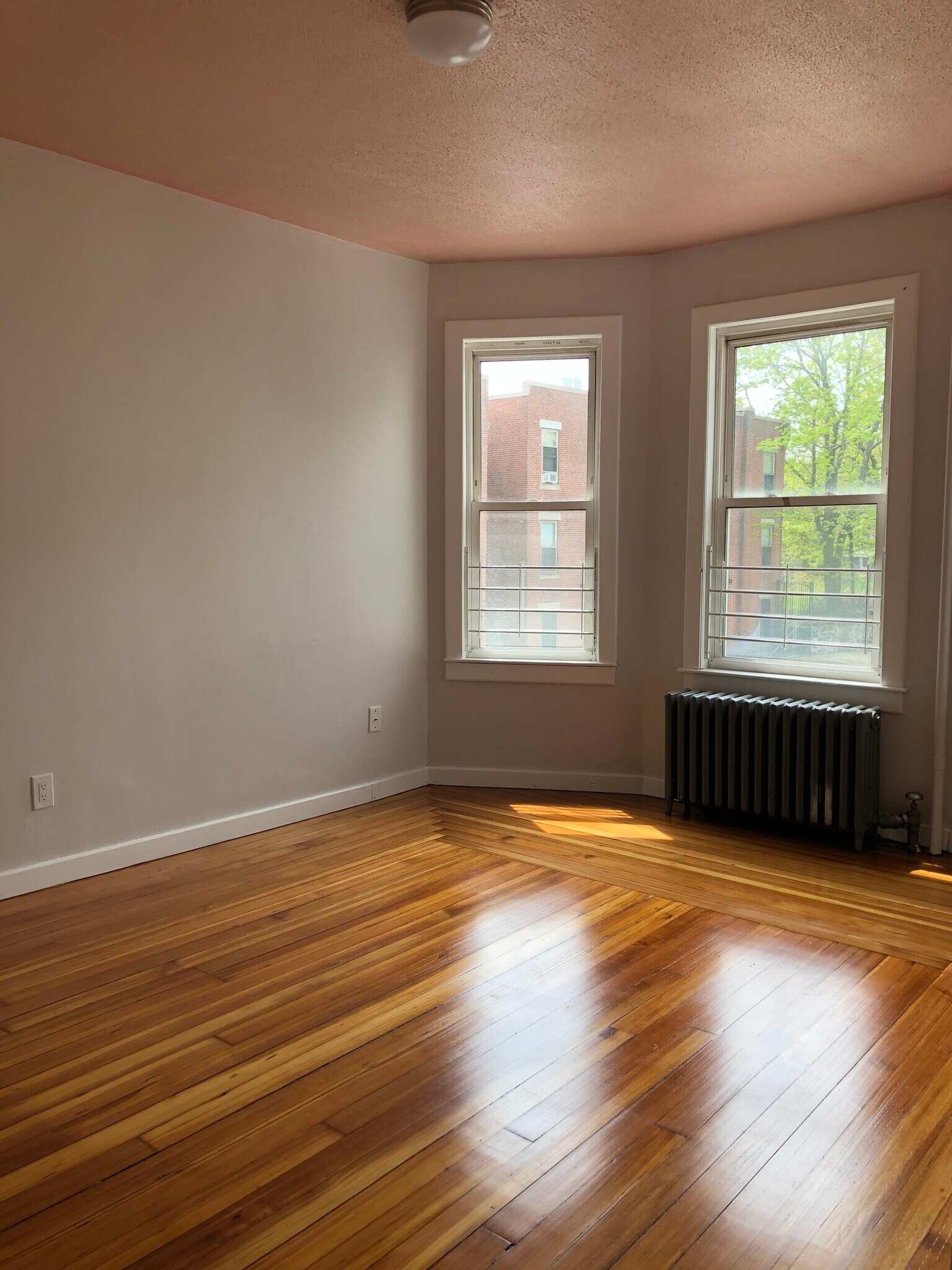 Building Photo - 154 Stanwood St
