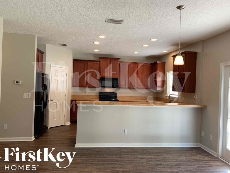 Building Photo - 2831 Harvest Moon Dr