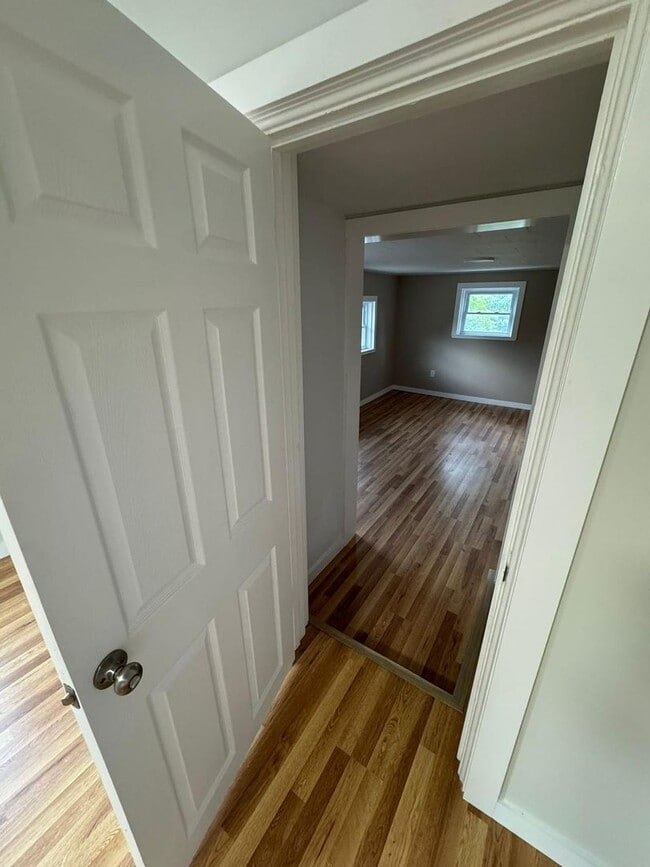 Building Photo - West 2nd Street Duplex