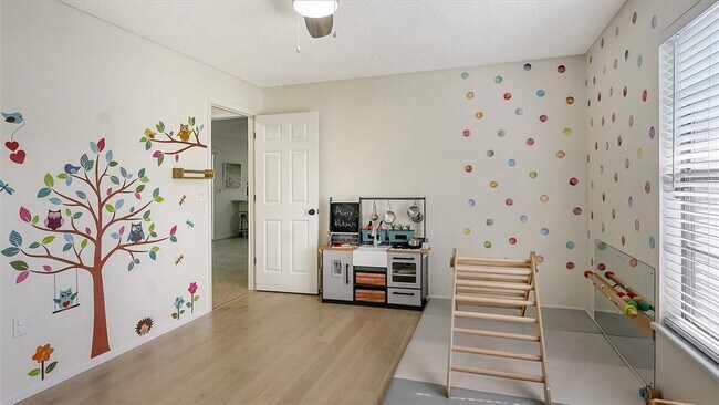 Building Photo - 2008 Country Meadows Ln