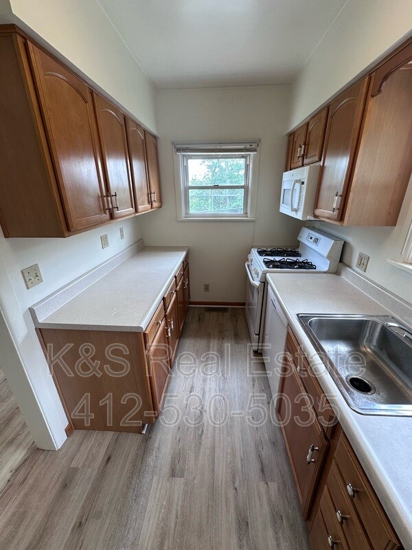 Building Photo - 204 Shoup St