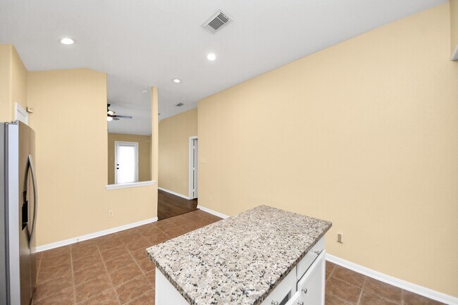 Building Photo - 2222 Summit Meadow Dr