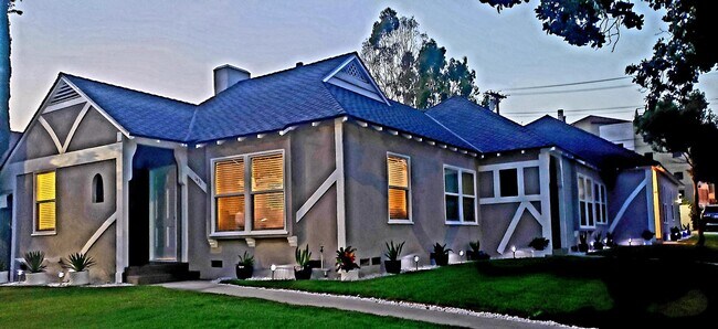 Primary Photo - 1431 E Broadway