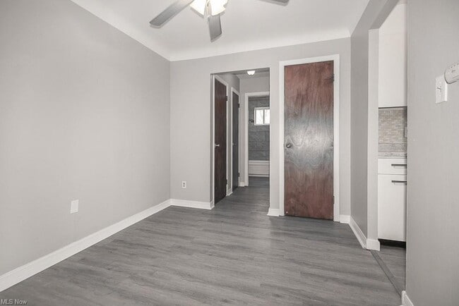 Building Photo - 4655 Ridge Rd