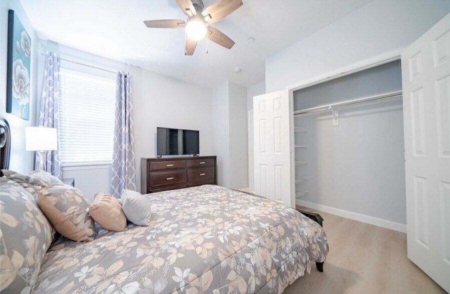 Building Photo - 2368 San Jacinto Dr